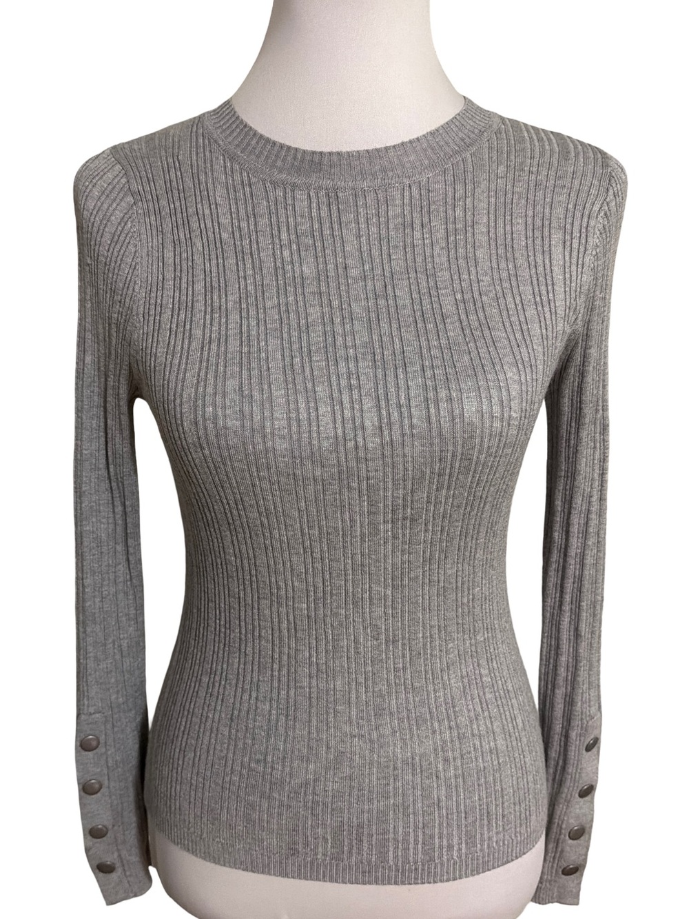 Hooked Up by IOT Gray Ribbed Crew Neck Sweater